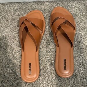 UBXRIN Light Brown Criss Cross Strap Flat Sandals - Size 11